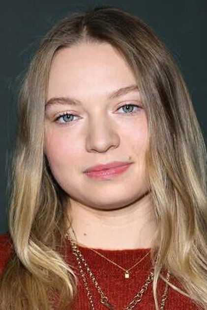 Mia Threapleton