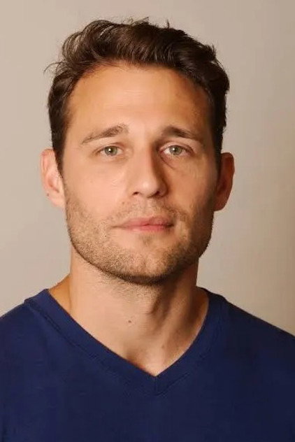 Travis Oliver